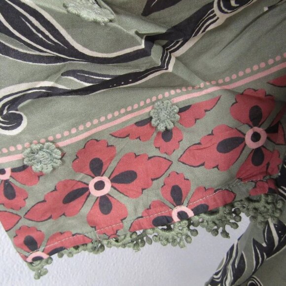 NEW FARM RIO Womens Arabesque Floral Blouse Size S Green - Picture 5 of 15